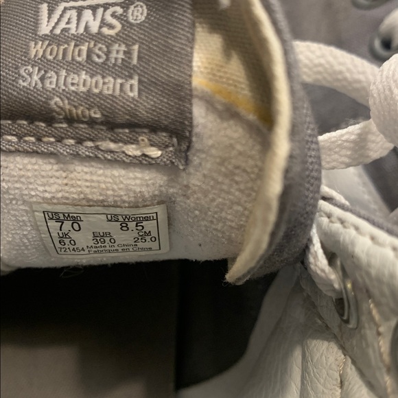 🌹 VINTAGE Vans • Gray and White High-Top Sneakers “WORLD’S #1 SKATEBOARD SHOE - Picture 15 of 15